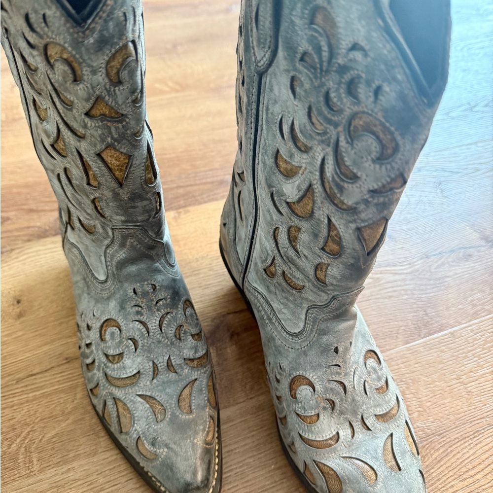 Western Cowgirl Boots - Great for thicker calves